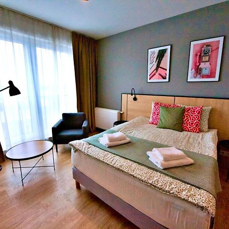 Bk Aparthotel Praga - National Stadium - Comfortable Apartment For 4 People Varşovia Exterior foto