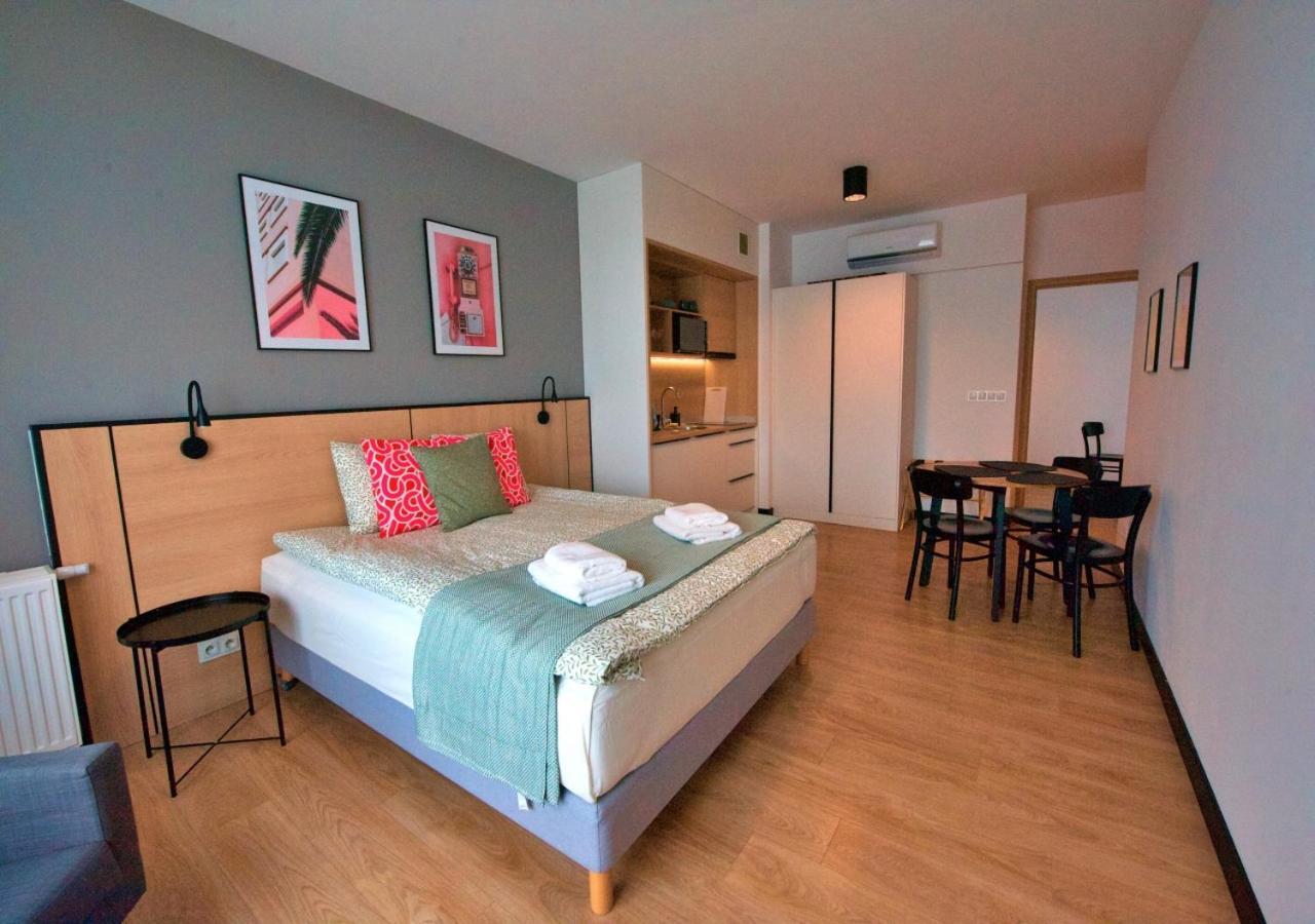 Bk Aparthotel Praga - National Stadium - Comfortable Apartment For 4 People Varşovia Exterior foto