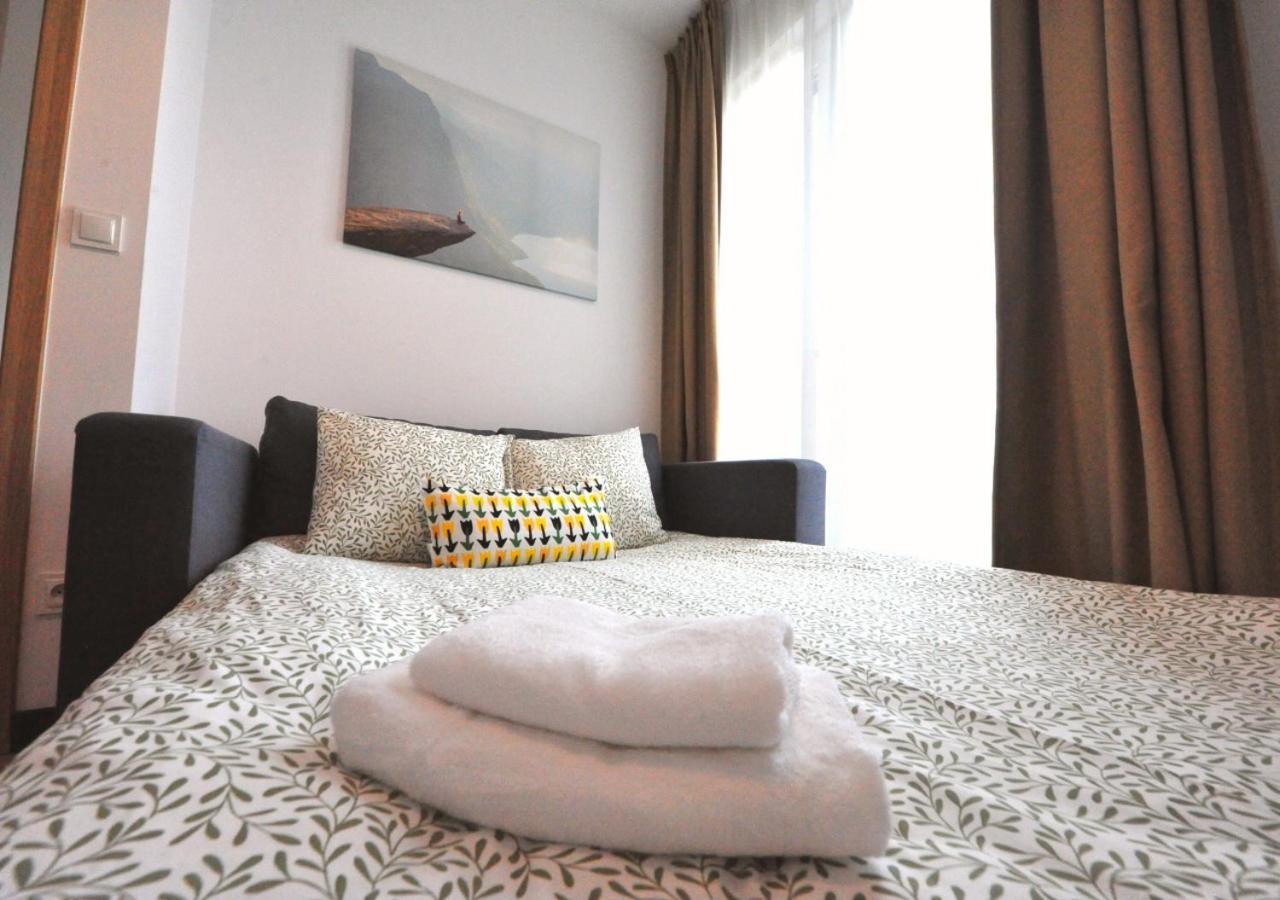 Bk Aparthotel Praga - National Stadium - Comfortable Apartment For 4 People Varşovia Exterior foto