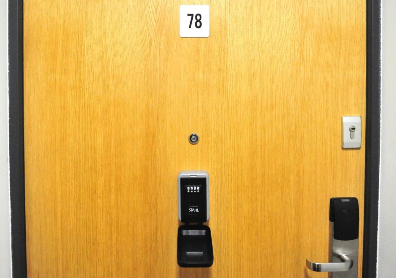 Bk Aparthotel Praga - National Stadium - Comfortable Apartment For 4 People Varşovia Exterior foto