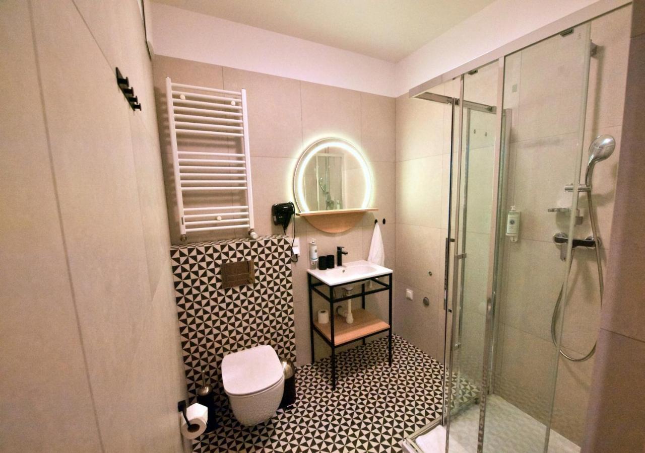 Bk Aparthotel Praga - National Stadium - Comfortable Apartment For 4 People Varşovia Exterior foto