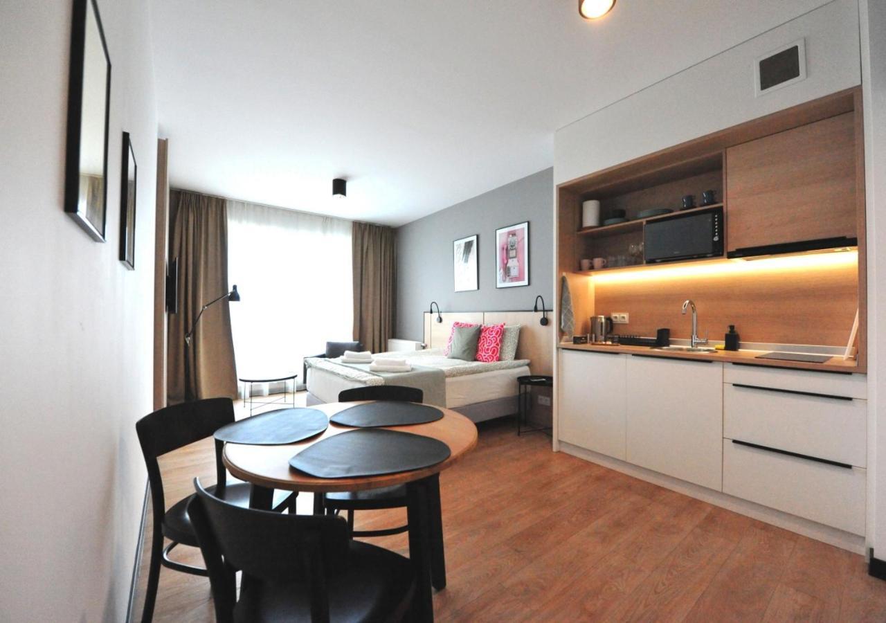 Bk Aparthotel Praga - National Stadium - Comfortable Apartment For 4 People Varşovia Exterior foto