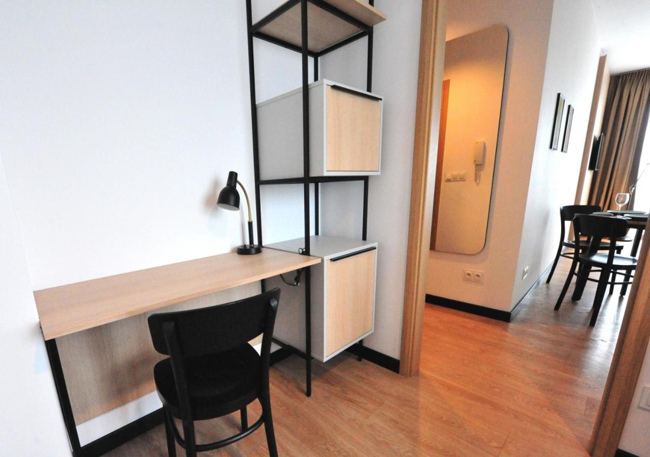 Bk Aparthotel Praga - National Stadium - Comfortable Apartment For 4 People Varşovia Exterior foto