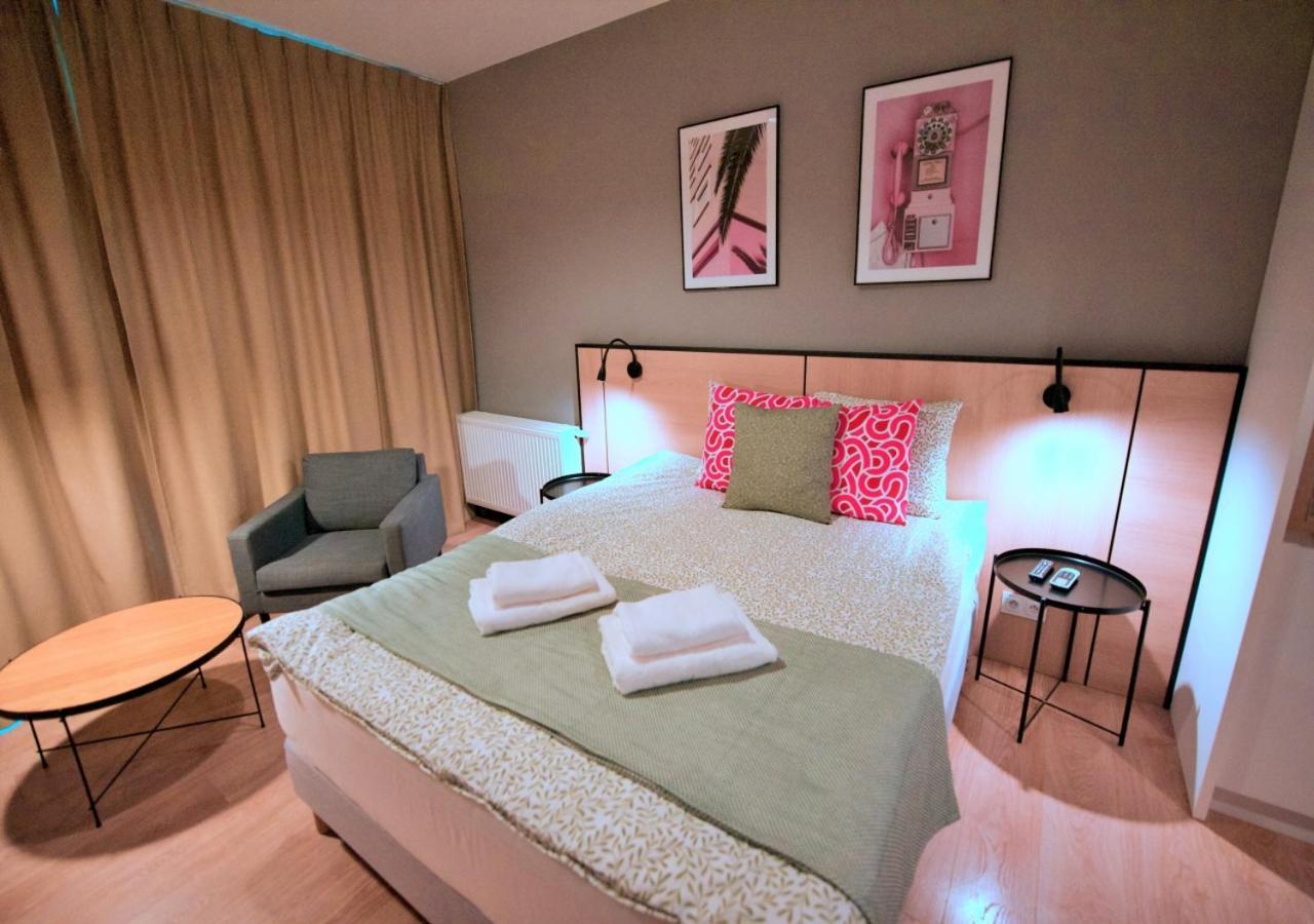 Bk Aparthotel Praga - National Stadium - Comfortable Apartment For 4 People Varşovia Exterior foto