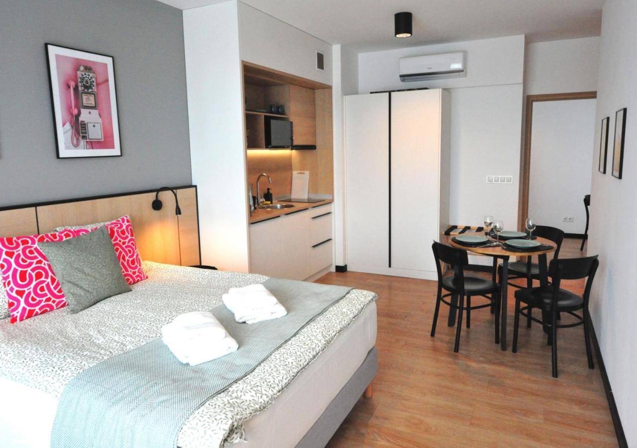 Bk Aparthotel Praga - National Stadium - Comfortable Apartment For 4 People Varşovia Exterior foto
